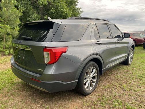 Carbonized Gray Metallic 2021 Ford Explorer XLT