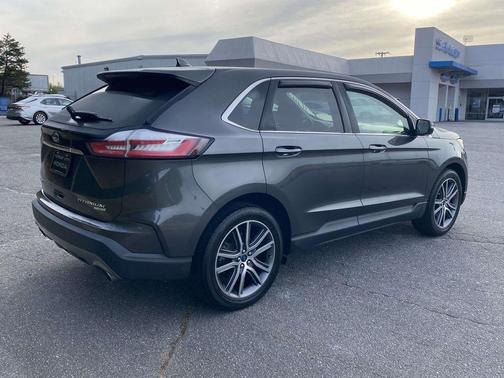 Magnetic 2019 Ford Edge Titanium