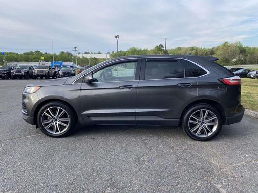 Magnetic 2019 Ford Edge Titanium