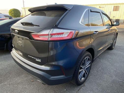 Magnetic 2019 Ford Edge Titanium