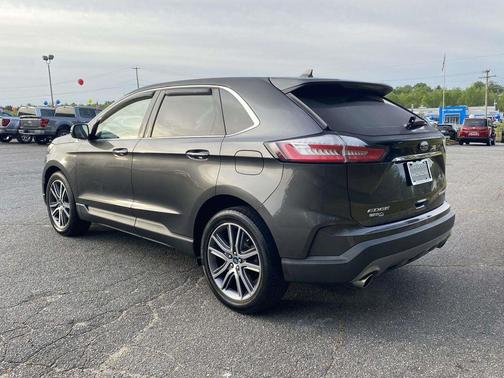 Magnetic 2019 Ford Edge Titanium