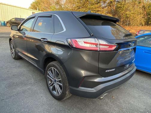 Magnetic 2019 Ford Edge Titanium
