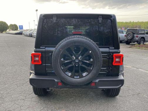 Black Clearcoat 2025 Jeep Wrangler 4xe Sahara
