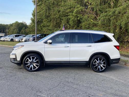 Deep Scarlet Pearl 2022 Honda Pilot AWD Elite