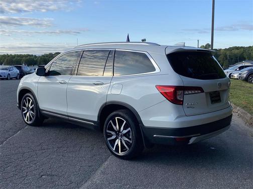 Deep Scarlet Pearl 2022 Honda Pilot AWD Elite
