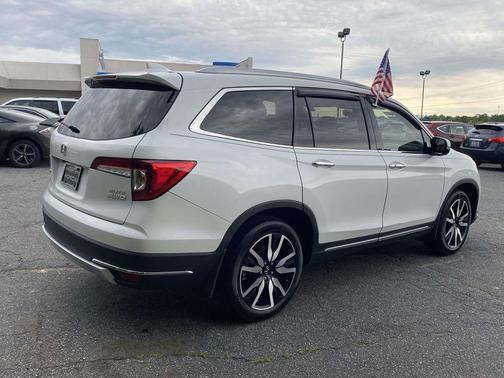 Deep Scarlet Pearl 2022 Honda Pilot AWD Elite