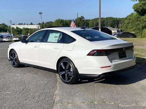 Platinum White Pearl 2026 Honda Accord SE