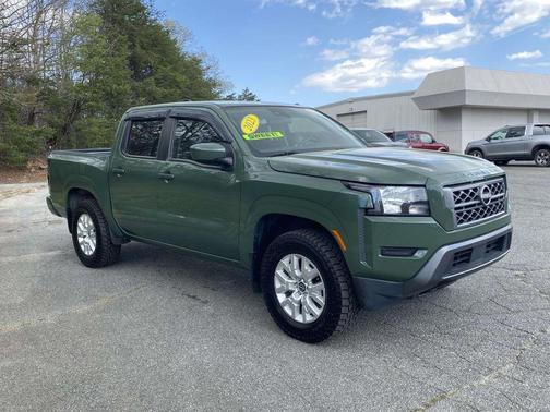 2023 Nissan Frontier SV