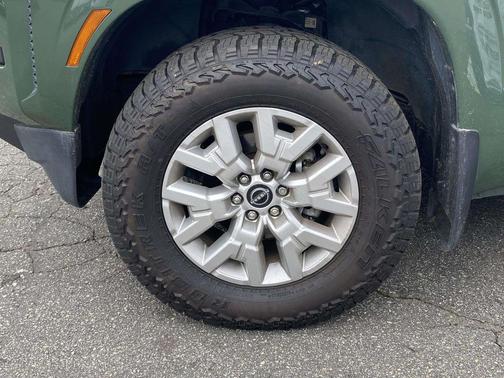 2023 Nissan Frontier SV