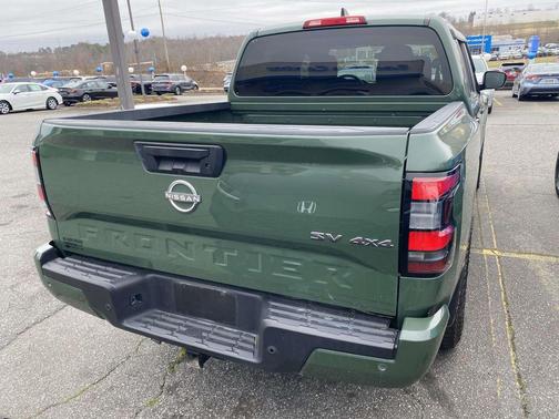 2023 Nissan Frontier SV