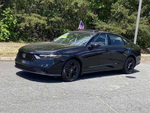 Crystal Black Pearl 2025 Honda Accord SE