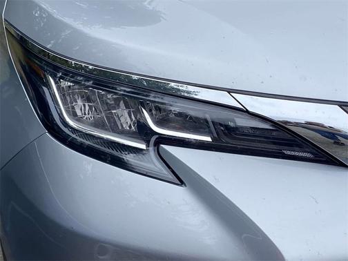 2021 Toyota Sienna XLE 8 Passenger