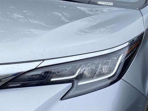 2021 Toyota Sienna XLE 8 Passenger