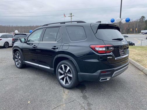 2023 Honda Pilot Touring 8-Passenger