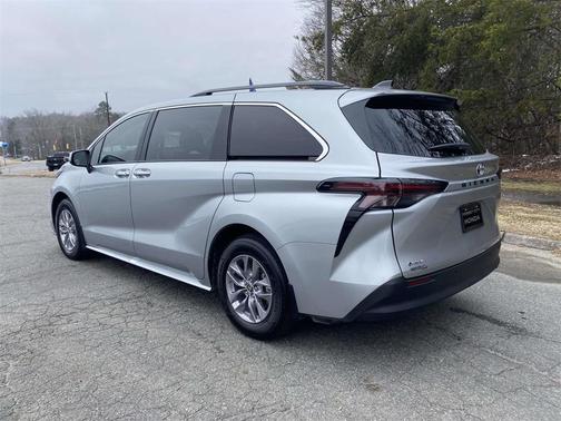 2025 Toyota Sienna XLE