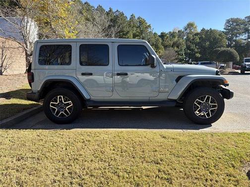 2024 Jeep Wrangler 4-Door Sahara 4x4