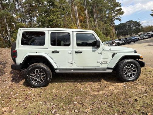 2024 Jeep Wrangler 4-Door Sahara 4x4