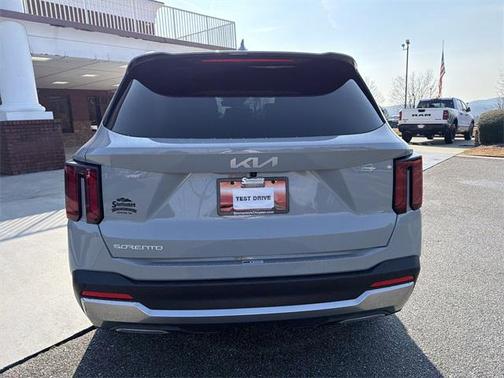 2024 Kia Sorento S