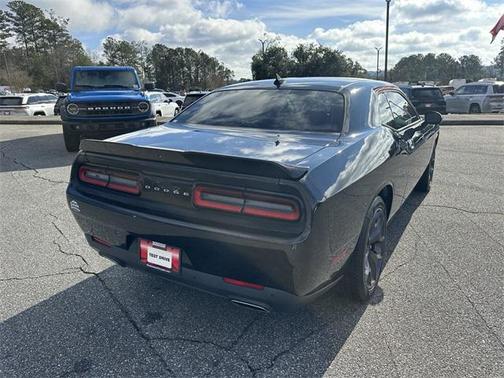 2017 Dodge Challenger SXT