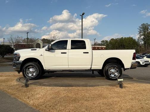 2026 RAM 3500 Tradesman Crew Cab 4x4 6'4' Box