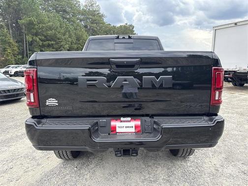 2025 RAM 2500 Big Horn Crew Cab 4x4 6'4' Box