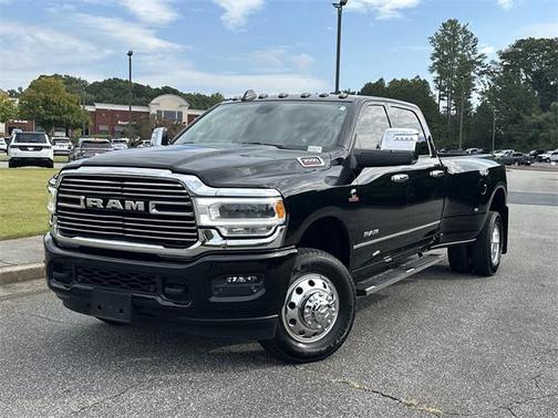 2024 RAM 3500 Laramie Crew Cab 4x4 8' Box