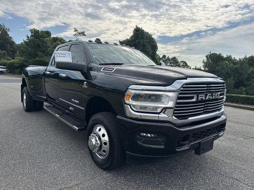 2024 RAM 3500 Laramie Crew Cab 4x4 8' Box