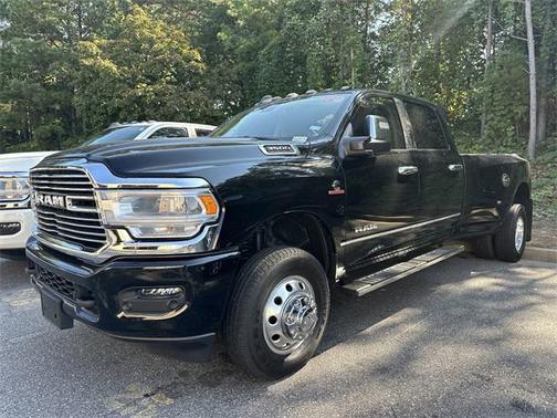 2024 RAM 3500 Laramie Crew Cab 4x4 8' Box