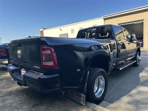 2024 RAM 3500 Laramie Crew Cab 4x4 8' Box