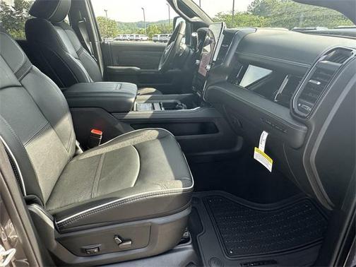 2025 RAM 3500 Limited Mega Cab 4x4 6'4' Box