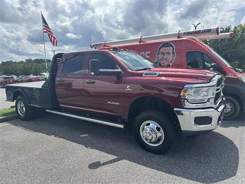 2022 RAM 3500 Tradesman Crew Cab 4x4 8' Box