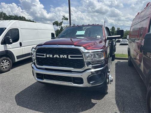 2022 RAM 3500 Tradesman Crew Cab 4x4 8' Box