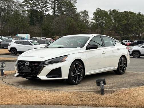 2023 Nissan Altima SR FWD