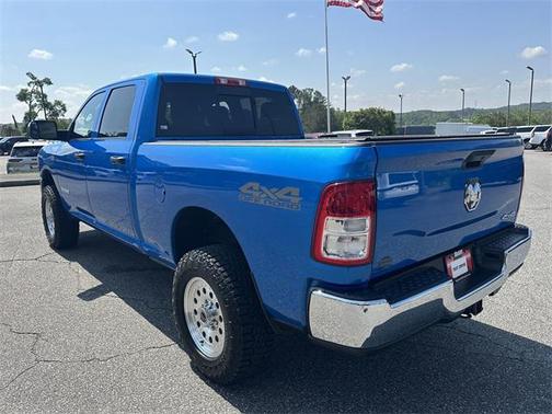 2021 RAM 2500 Tradesman Crew Cab 4x4 6'4' Box
