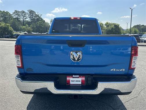 2021 RAM 2500 Tradesman Crew Cab 4x4 6'4' Box