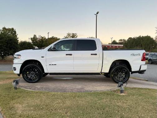 Bright White Clearcoat 2027 RAM 1500 Limited