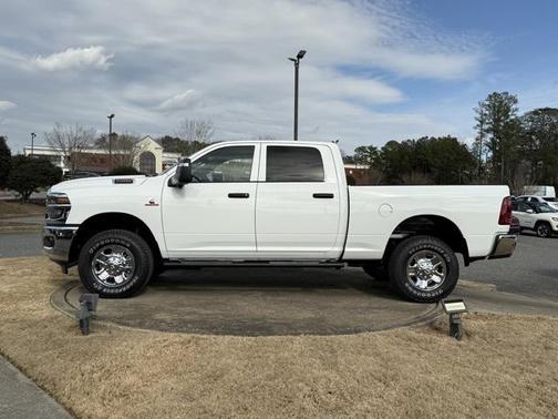 2026 RAM 2500 Tradesman Crew Cab 4x4 6'4' Box