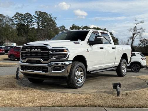 2026 RAM 2500 Tradesman Crew Cab 4x4 6'4' Box