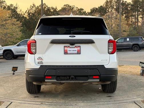 Star White Metallic Tri-Coat 2021 Ford Explorer Timberline