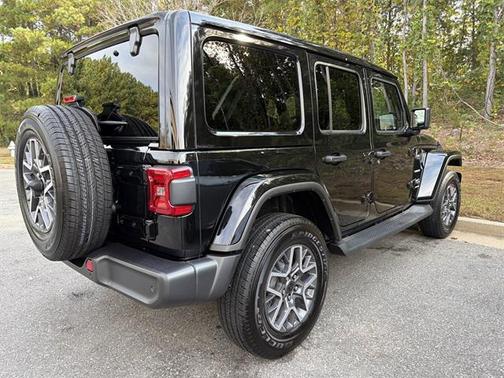 2024 Jeep Wrangler 4-Door Sahara 4x4