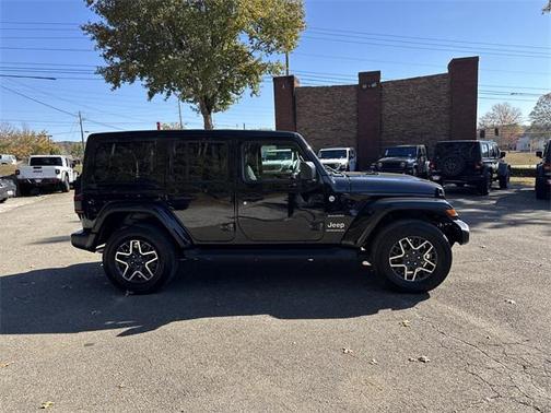 2024 Jeep Wrangler 4-Door Sahara 4x4