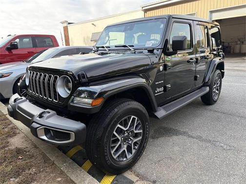2024 Jeep Wrangler 4-Door Sahara 4x4