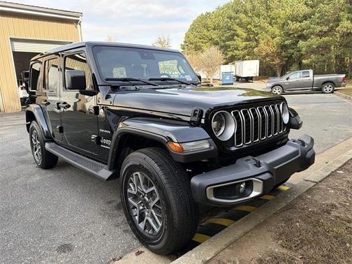 2024 Jeep Wrangler 4-Door Sahara 4x4