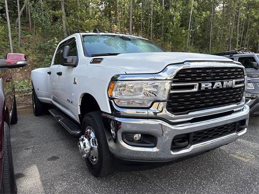 2024 RAM 3500 Big Horn Crew Cab 4x4 8' Box