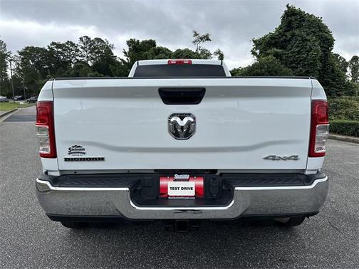 2024 RAM 3500 Big Horn Crew Cab 4x4 8' Box