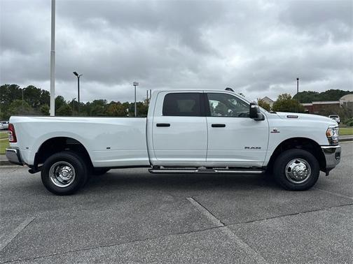 2024 RAM 3500 Big Horn Crew Cab 4x4 8' Box