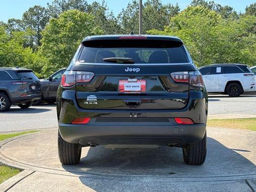 Diamond Black Crystal Pearlcoat 2025 Jeep Compass Sport