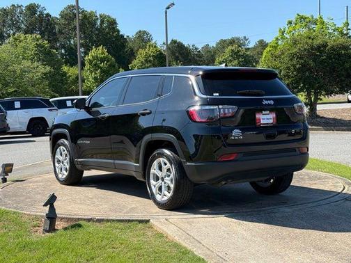 Diamond Black Crystal Pearlcoat 2025 Jeep Compass Sport
