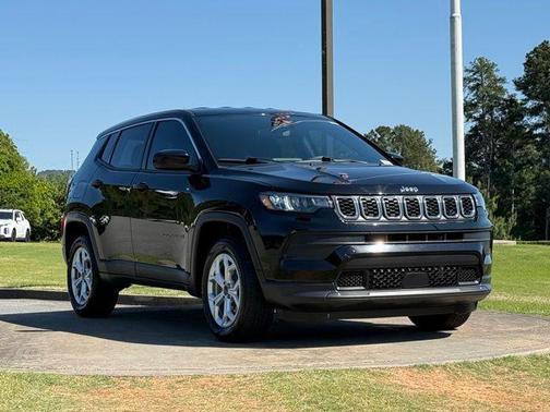 Diamond Black Crystal Pearlcoat 2025 Jeep Compass Sport