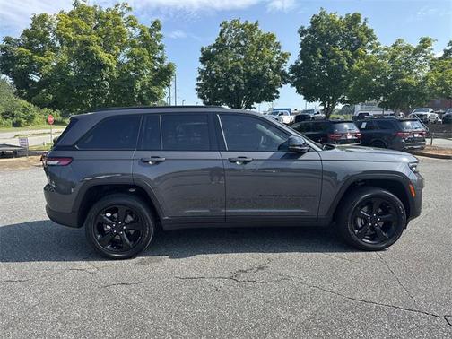 2025 Jeep Grand Cherokee Altitude